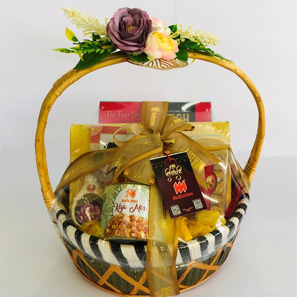 The Chocolate Emporium | Lindt Chocolate Christmas Hampers