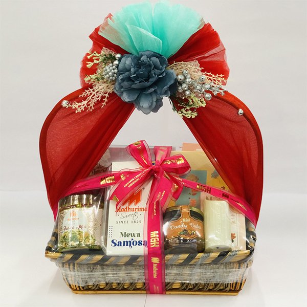Send Delicious Gift Basket Hamper Online - GAL21-99553 | Giftalove