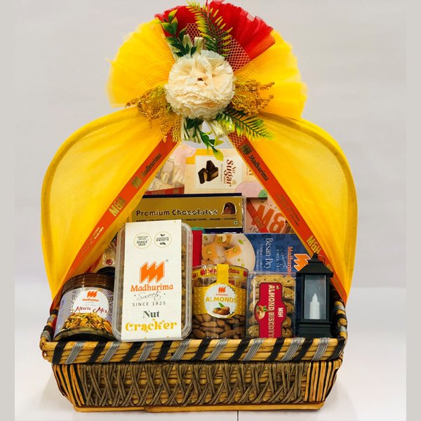 HARIBAS Diwali Hamper | Diwali Gift Hamper Basket | Chocolate, Food,  Handcrafted Diya and Diwali Greeting Card Assorted Gift Box Price in India  - Buy HARIBAS Diwali Hamper | Diwali Gift Hamper