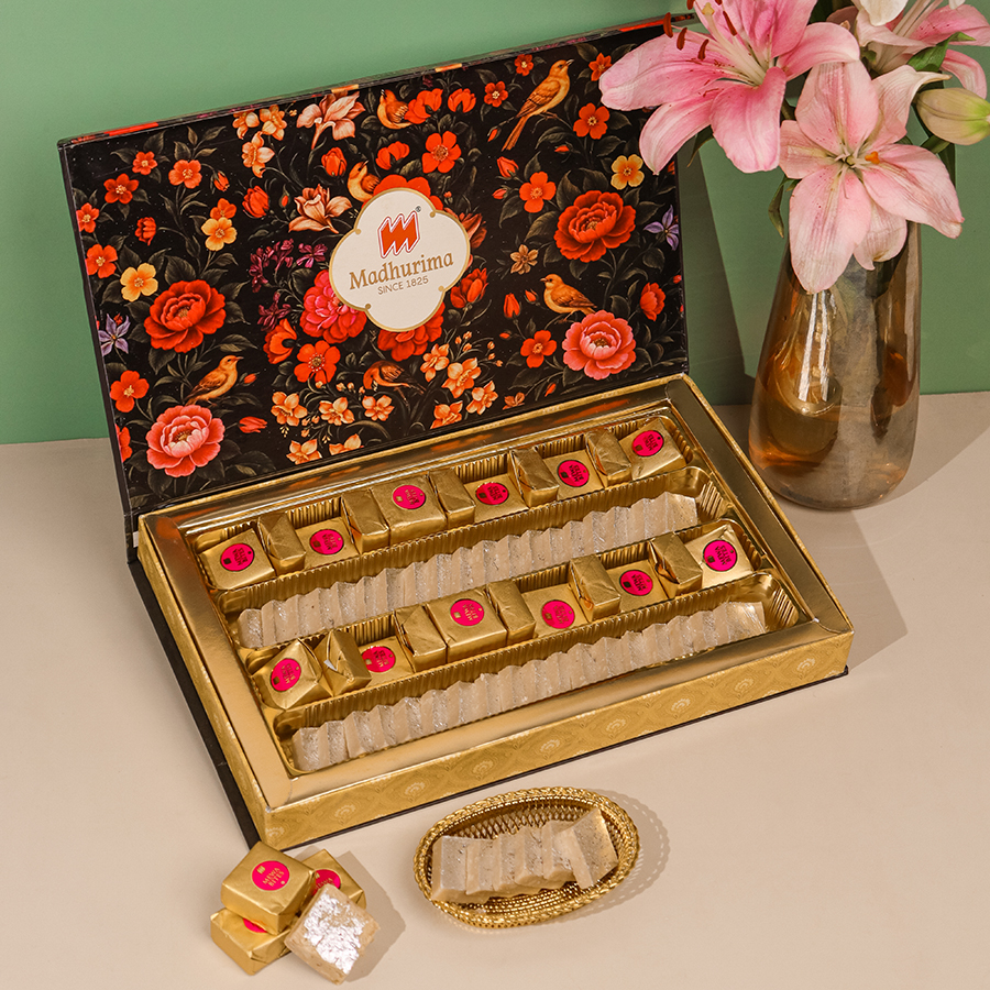 Kaju Barfi & Mewa Bite Mix 900g