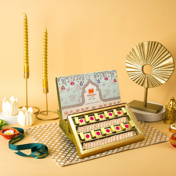 Kaju Barfi & Mewa Bite (900 Gm)